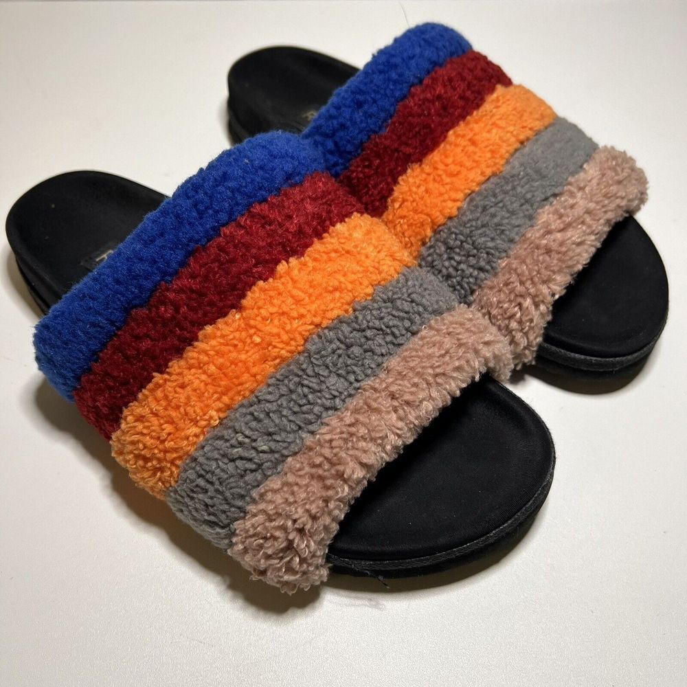 Roam Fuzzy Prism Slippers Rainbow Faux Shearling Size 8